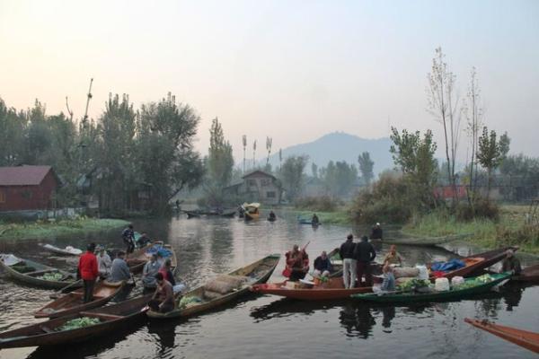 بازاری عجیب در تاج کشمیر بازاری عجیب در تاج کشمیر